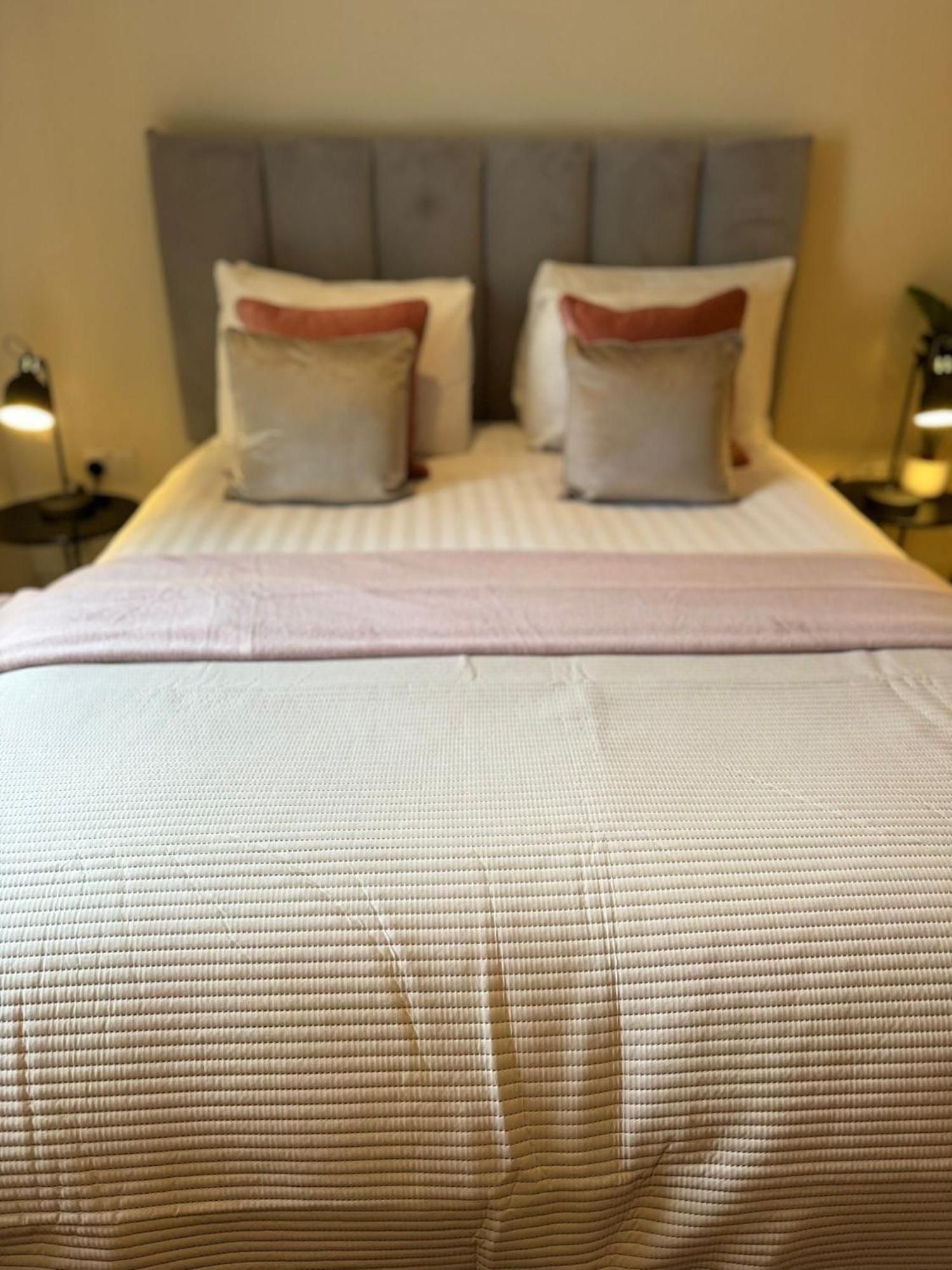 Osbourne House Pink 2 Bed, 2 And Half Bath Apartman Birmingham Kültér fotó